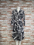 Wrap dress - black and white